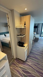 Zwei Kabinen mit Verbindungstür 🚪🚢 Wir zeigen euch eine Junior Suite und eine Balkonkabine auf Mein Schiff 7, die per Verbindungstür zusammengeschaltet werden können. 😊 Seid ihr schon mal in so einer Konstellation gereist? #MeinSchiff7 #JuniorSuite #Balkonkabine #Verbindungstuer #mitEURESAreisen | EURESAreisen