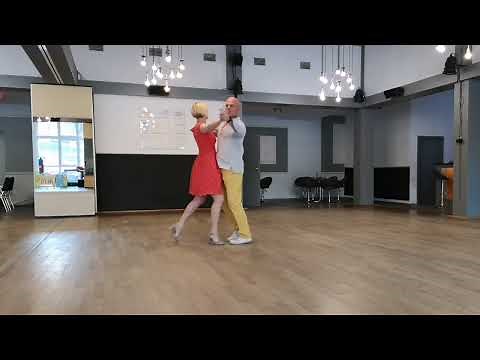 Langsamer Walzer (English Waltz) - Hover Corte mit Outside Spin