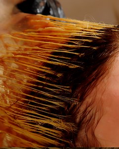 This hair cap allows highlights to be evenly placed for a gorgeous result! ✨😍 | To Dye For