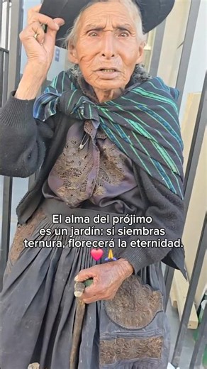 Always help others #solidarityhelp #helping #elderly #others #help #humility #fyp #grandparents