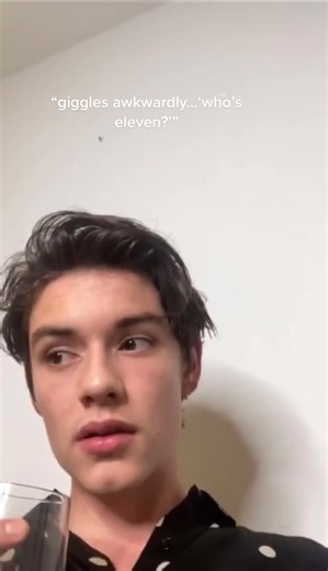 Immaculate Rizz: Louis Partridge's Charm in Live Streams