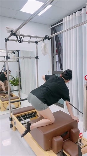 Tập Pilates tay vai khoẻ không còn đau mỏi vai gáy