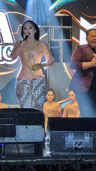 Wong ayu Idolamu Hani Kusuma nembang Denok #sindencantik #hanikusuma #campursarimayangkara