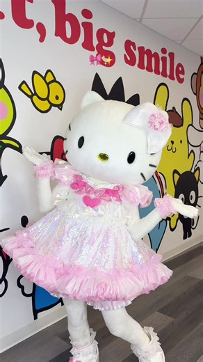 It girl dress code: how to wear hello kitty & sparkly outfits daily