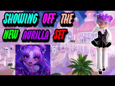 Showing off the NEW Avrilla Doll Set in Royale High