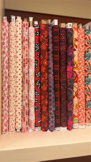 🧵 Sixty. Percent. OFF. 😱 Yep…there’s a whole section just for 60% off fabric in-store and online (link in bio)! Your next quilt might just thank you later. | Quiltique