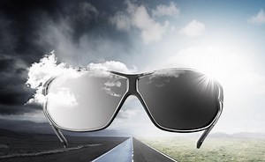 15 reactions | uvex variomatic - automatic, stepless shading! The photochromic lens reacts automatically, smoothly changing its level of shade in response to prevailing light conditions. One of our goggles available with variomatic is the uvex big 40 VFM: bit.ly/uvex-big-40-vfm Find all our other variomatic products on our website, too. #uvexeyewear #uvextechnology | uvex sports | Facebook