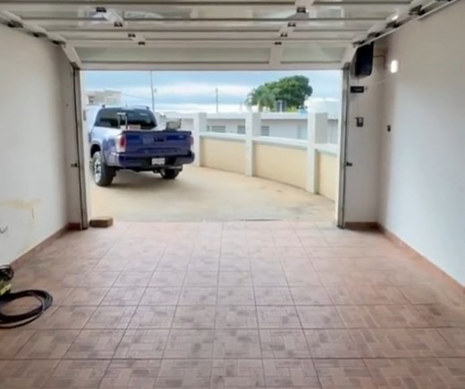 Instalación motor LiftMaster para puerta de garaje, con servicio completo incluido. 💪🔧 | Luxury Aluminum Doors