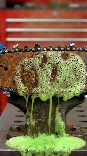 INSANE Toxic Green Foam DESTROYS Rust on Chainsaw Blade! 😮✨