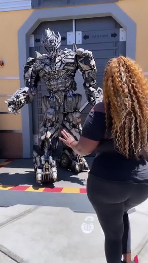 Megatron at Universal Studios: A Fun Experience