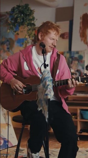 【Ed Sheeran】「Camera」の新たなアコースティック・バージョンがリリース✨秋にピッタリの新アレンジをぜひチェックしてみてください🍁📷#EdSheeran #エドシーラン
