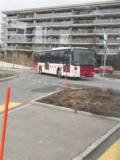Bus Volvo tpf sur la ligne bus école à bulle