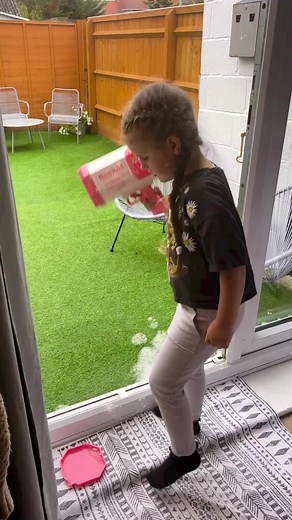 This ELECTRIC BUBBLE GUN 🔫 is the most viral toy right now 💥 Get here: https://bit.ly/ElectricBubbleGun Search BUBBLE GUN on TEENFASHIONSTORE.COM to order now ❤️ #bubblegun #kidstoys #toysforkids #electricbubblegun #bubbleguns | Fashion And Makeup