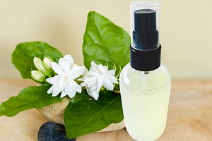 Fragrant DIY Jasmine Body Mist Recipe