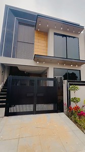 112K views · 698 reactions | Rizwan Himmat Mayo https://wa.me/923006207788 ‎یہ گھر ان فیملیز کے لیے بہترین ہے جو پیس فل انوائرمنٹ میں لکژری لائف اسٹائل چاہتے ہیں Final price 115_Lakh 1.5_ Story House in LHR @highlight #alharamgarden #lowprice #shortsreels #propertytour #short | Rizwan Himmat Mayo | Facebook