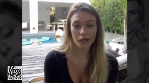 Sports Illustrated Swimsuit model Samantha Hoopes poses for 2020 issue four months after giving birth