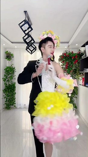 Exquisite makeup that impresses everyone. After watching, can you tell if he is male or female?