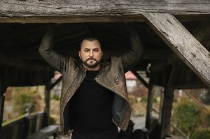 Tyler Farr Lets Authenticity Lead the Way on New EP 'Only Truck in Town'