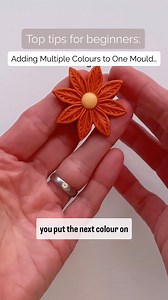 🎂 New to cake decorating? Watch our quick tip with our expert Lynsey from Bibbidi Bake Co on how to add multiple colours to one mould – perfect for beginners! Follow us for more pro tips and head to our blog for the full beginner’s guide: https://katysuedesigns.com/blogs/cake-decorating-blog/beginners-guide-to-cake-decorating-with-moulds | Katy Sue Cake Decorating