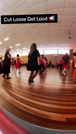 Experiencing Line Dance with Jamie Barnfield's Workshop