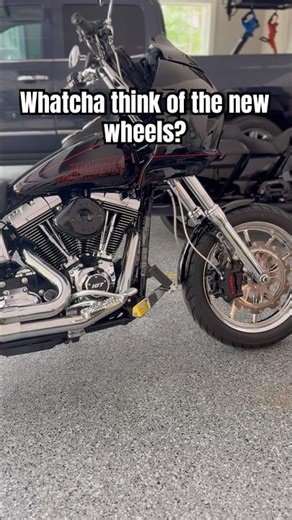 Finally got the bikes to Georgia. First time seeing the new Lyndall wheels up close 🔥 #dyna #FXDL