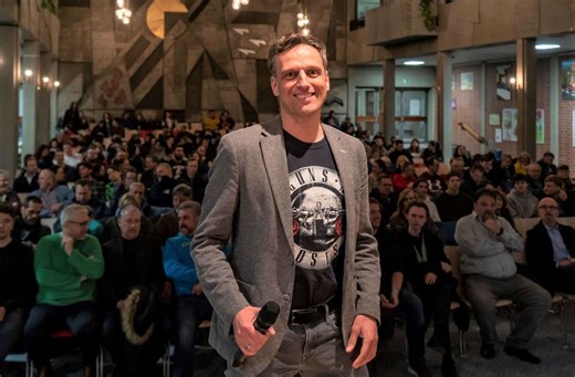 Vortrag in Bayreuth: Der Amazon-Chef im Guns N‘ Roses-T-Shirt - Nordbayerischer Kurier