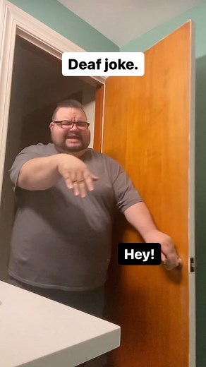 Justin Loncar | Comedian on Instagram: "Deaf Jokes part: 101 #deaf #jokes"