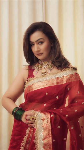 Antara Mishra on Instagram: "Some dreams don’t fade when you wake up — they wait to be worn. ✨ Six yards of pure beauty, timeless and unforgettable. Safety Pins brings exquisite Varanasi weaves to Bangalore. 📍 The Raintree 🗓 16–17 January | ⏰ 10 AM–7 PM 🤍 Use my code ANTARA05 to enjoy 5% off at the event. ✨ Save this. Some dreams are worth remembering. #SafetyPins #VaranasiWeaves #SareeLove #BangaloreFashion #sixyardsofgrace"