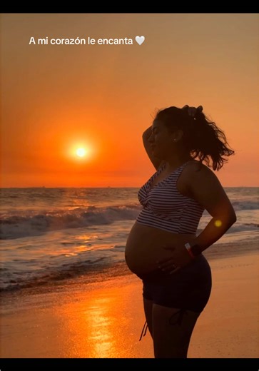 🥰 #sunset #pregnant #sea #fyp #momsoftiktok