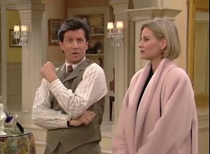 C.C. tries to get her job with Maxwell back! From Season 3 Episode 18 ‘Val's Boyfriend’. Over sushi, C.C. begs Fran to help reunite her with Mr. Sheffield. Fran does so by getting her old music teacher- who happens to look exactly like Marvin (and is played by him) - to pretend to be Hamlisch and to convince Maxwell to take C.C. back. Watch more, 'The Nanny' and Subscribe: www.youtube.com/thenanny All 6 seasons - Streaming for the first time on HBO Max. Sign up now: http://hbom.ax/TheNannyYT Abo