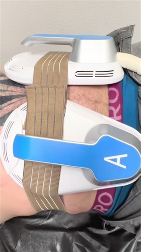 Not all body treatments do the same thing 👀 These are separate sessions, each with a different purpose ⬇️ ✨ Lipo Laser – helps target stubborn fat 💪 EMSculpt – builds & tones muscle ⚡ Plasma Fibroblast – tightens loose skin 💉 Fat Dissolvers – breaks down fat pockets That’s why custom plans matter — one treatment ≠ one-size-fits-all. DM BODY if you want a plan made for your goals 🔥 #BodyContouring #TikTokMedSpa #LearnOnTikTok #NonSurgicalBody #fyp