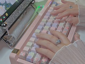 JOJO R63 | 粉色公主客制化机械键盘铝坨坨