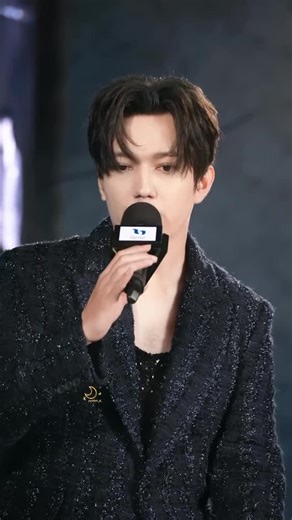 Dimash Streaming Queen on Instagram: "Dimash Interview in Egypt 😍 Repost from @moon.k_2 🤗❤️ • Interview - Part 3, STRANGER Cairo, Egypt 30th Nov 25 🇪🇬 ❤️🤍🖤 @kudaibergenov.dimash . ☆ . ☆ . ☆ . ☆ . ☆ . #dimash #dimashkudaibergen #interview"