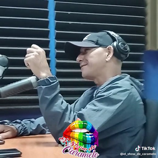 Barney celebra cumpleaños de manera divertida