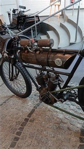Griffon-Motorrad von 1904 im Automuseum Central Garage in Bad Homburg #technology #history #fyp