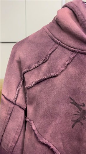 @lineage.clo on Instagram: "SIGN UP FOR EARLY ACCESS TO SECURE YOUR CHANCES OF SNAGGING A ZIPUP. ONLY 75 WILL DROP EACH COLOR [FADED CHERRY RED AND FADED BLACK] AND THEY'LL RETAIL AT $88 USD. ZIPUPS RELEASE 12/26 11:30AM PST FOR EARLY ACCESS MEMBERS AND 12PM PST FOR EVERYONE ELSE. DON'T MISS OUT."