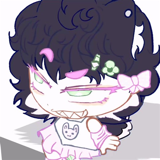 NEW PERSONA 💗 (yes ik she looks high but i promise you she's not)