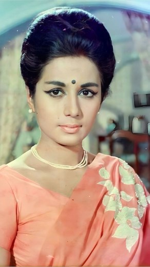 Kuch Pakar Khona Hai💞 Movie : Shor #latamangeshkar #mukesh #oldsongs #oldbollywoodmovies #oldisgold #bollywoodsongs #namda #mukeshji #mukeshsongs #mukesh | Vintage Bollywood