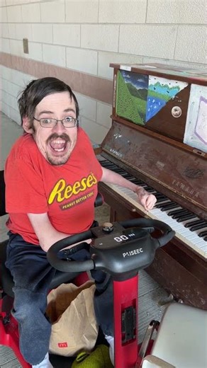 BEST PIANO PLAYER EVER