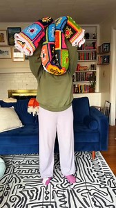 Pattern 👉🏻 https://patternshere.com/unlock/?pattern=retro-flower #crochet #crochetlove #crochetcommunity #crochetpattern #crochetinspiration #grannysquare #crochetblanket #crocheting #crochetersofinstagram | Crochet Tutorial