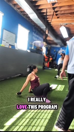 Catia B M Alves (Boa.fitandform) on Instagram: "What happens when strength meets movement? A 6-week program is Born, Grow&Flow inside our app 💥 Lift, Move better. Feel powerful. Most people train to sweat. We train to move better, feel stronger, and grow together. This is what Grow & Flow looks like. You’re not ready… but you should be. 👉 Check it out - app 🔗 on Bio #Grow&Flow #6weekprogram #liftandmove #programreview #flofitness"