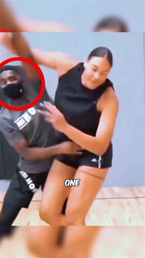 Liz Cambage Thought This 1v1 Would Be EASY 😳🏀 #wnba #basketball #shorts