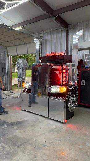 442K views · 5.1K reactions | Custom fridge.Cold beer.It’s Friday.Designed for the road kings.Handmade in Texas.DM me to create yours.#FrostyFrogCustom #FridgeDrop #BeerLife #TruckerGarage#AmericanBuilt #LuxuryGarage #ColdAsSteel #MetalFlex #CustomVibes | Frosty Frog Custom | Facebook