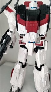 Over size K.O Jetfire vs Siege