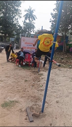 ले चल रेलिया रे पियवा के देशे#yt#shortvideo#viral#viralvideo#shorts#trending#girlpower#attitude#jump