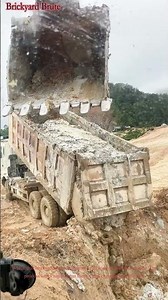 Truck Dumping Mud Satisfying Heavy Duty