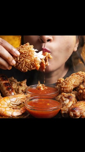eating crispy kfc chicken asmr #asmr #eatingasmr #shortvideo #shorts