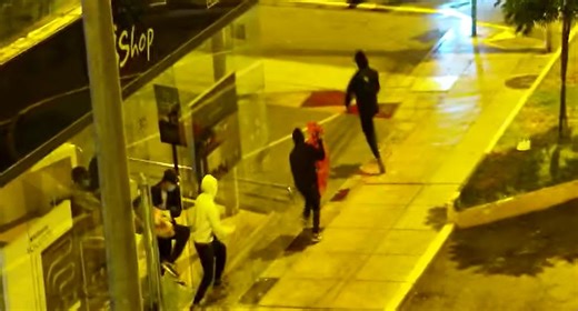 Capturan a delincuentes que robaron en tiendas Ishop | VIDEO