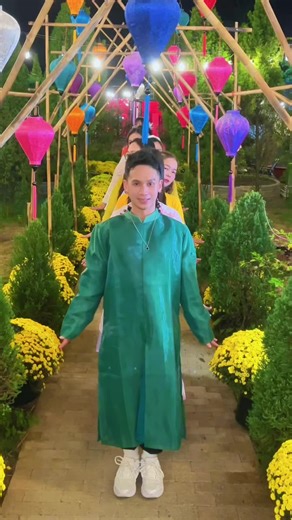 Xuân tới rồi, từng “bông hoa” của lớp mình lên sóng chào cái nè 🌼💃 Nhìn thôi là thấy Tết liền! #TonDance #TiktokDance #Tet2026 #TapNhayCungTon