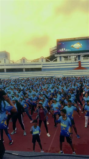 The warm-up session set the perfect tone, with every participant moving, stretching and laughing together. The energy was on another level, buzzing through the track and filling the air with excitement. It was more than preparation; it was a celebration of spirit, teamwork and the thrill of the marathon. #CanaraBankMarathon2025 #TogetherWeRun #RunForACause #CanaraBank #RunBengaluruRun #StepUpWithCanara #120YearsOfTrust | Canara Bank